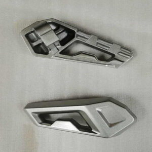 SYM_BRAKETI BASAMAK YOLCU ACILIR BAGLAMA BRAKETI SOL ADX125